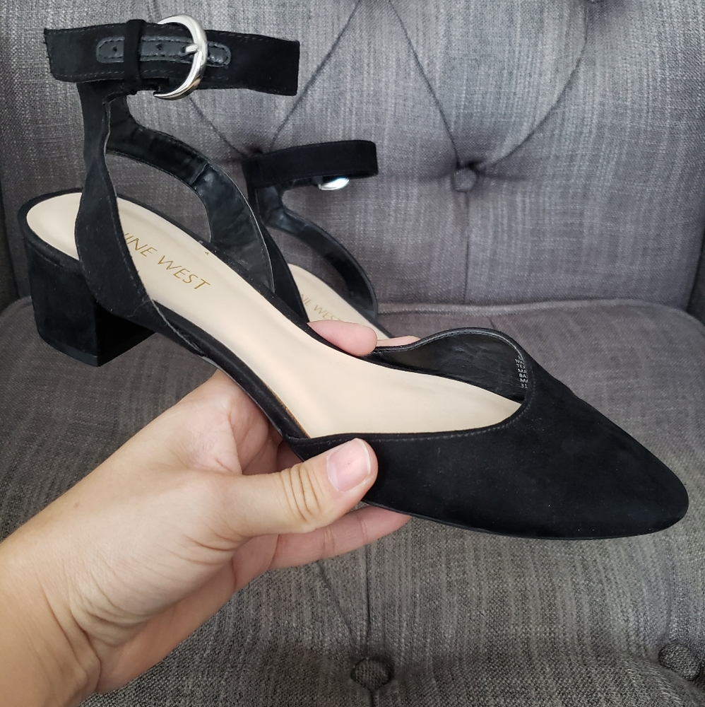 🎀Nine West Pointed Toe Ankle Strap Flats Black